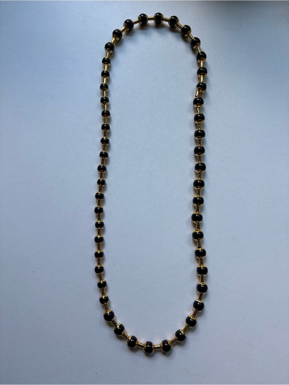 Metropolitan Museum of Art Beaded Necklace Set - Black and Gold - Picture 5 of 9